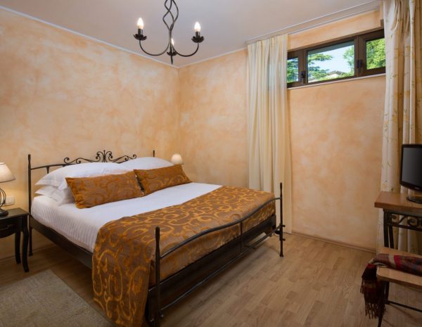 Bedroom 2 in clasic apartment Villa Franka Nedešćina in Istria