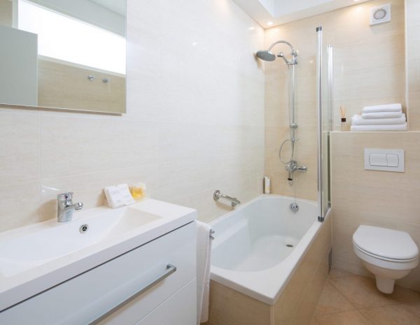 Bathroom 1 in classic apartmen Villa Franka Nedešćina in Istria